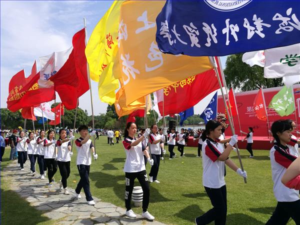 朱家角中学学生参加第四届上海市龙文化全能赛