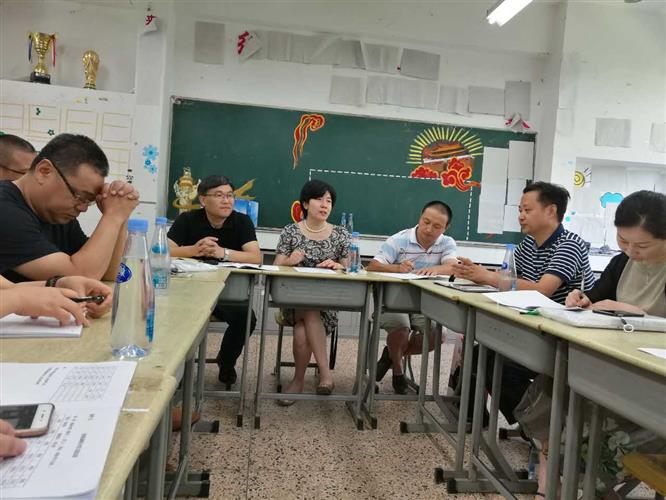 奉贤区教育局党委书记陆琴出席党政干部暑期培