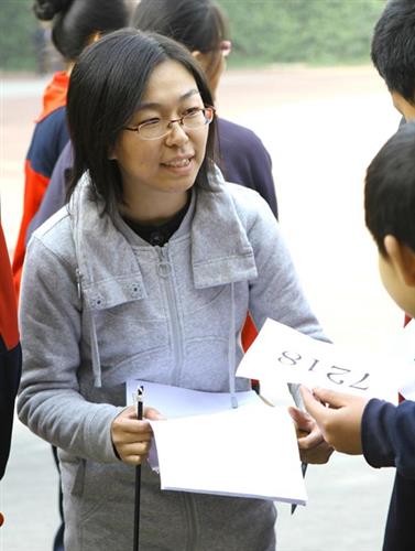 80后女教师:画漫画、写周记 创新德育让师生的