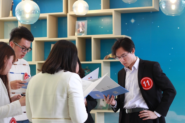 闵行区青年教师主持人大赛选手锋芒初露