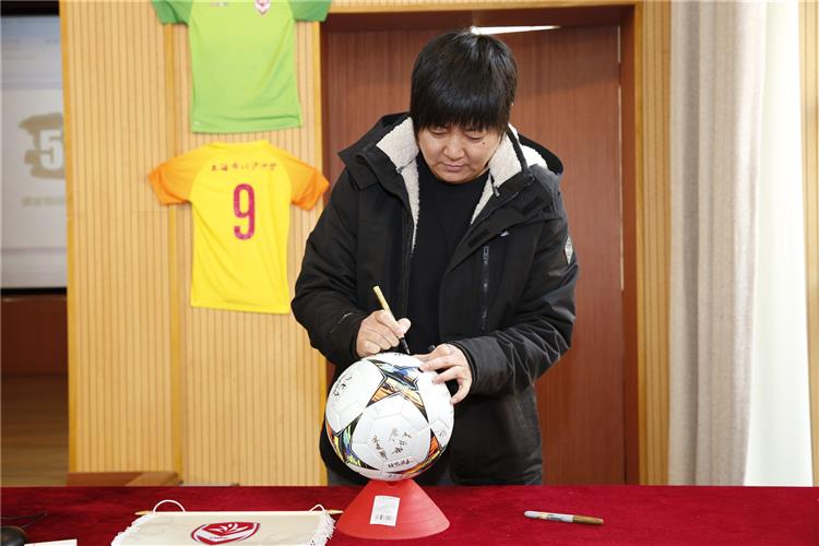 [浦东]川沙中学:以足球为载体促进学生体质与文