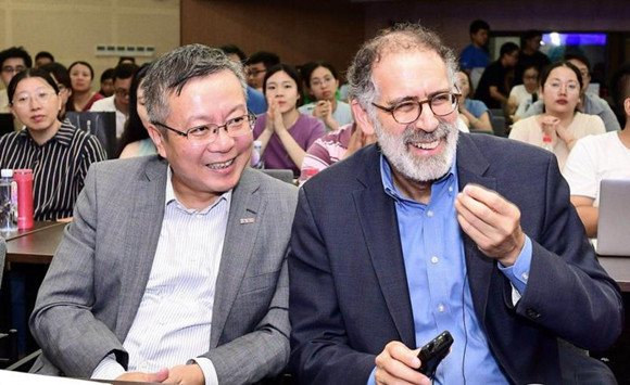 少儿编程工具之父认为人工智能应有初级台阶