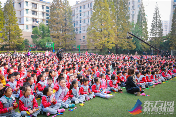(原创)虹口实验学校:追溯青春岁月 共述校园情