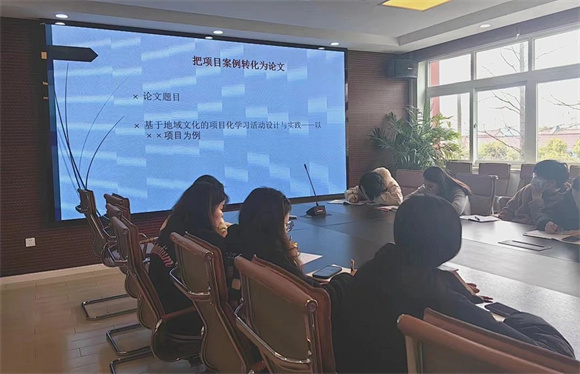 浦东]潼港小学：春风化雨万物润 科研兴校才人出(图4)