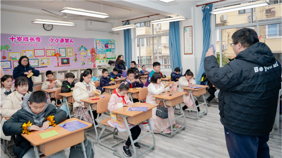 浦三路小学:OPEN UP 我是爱乐小HUA家